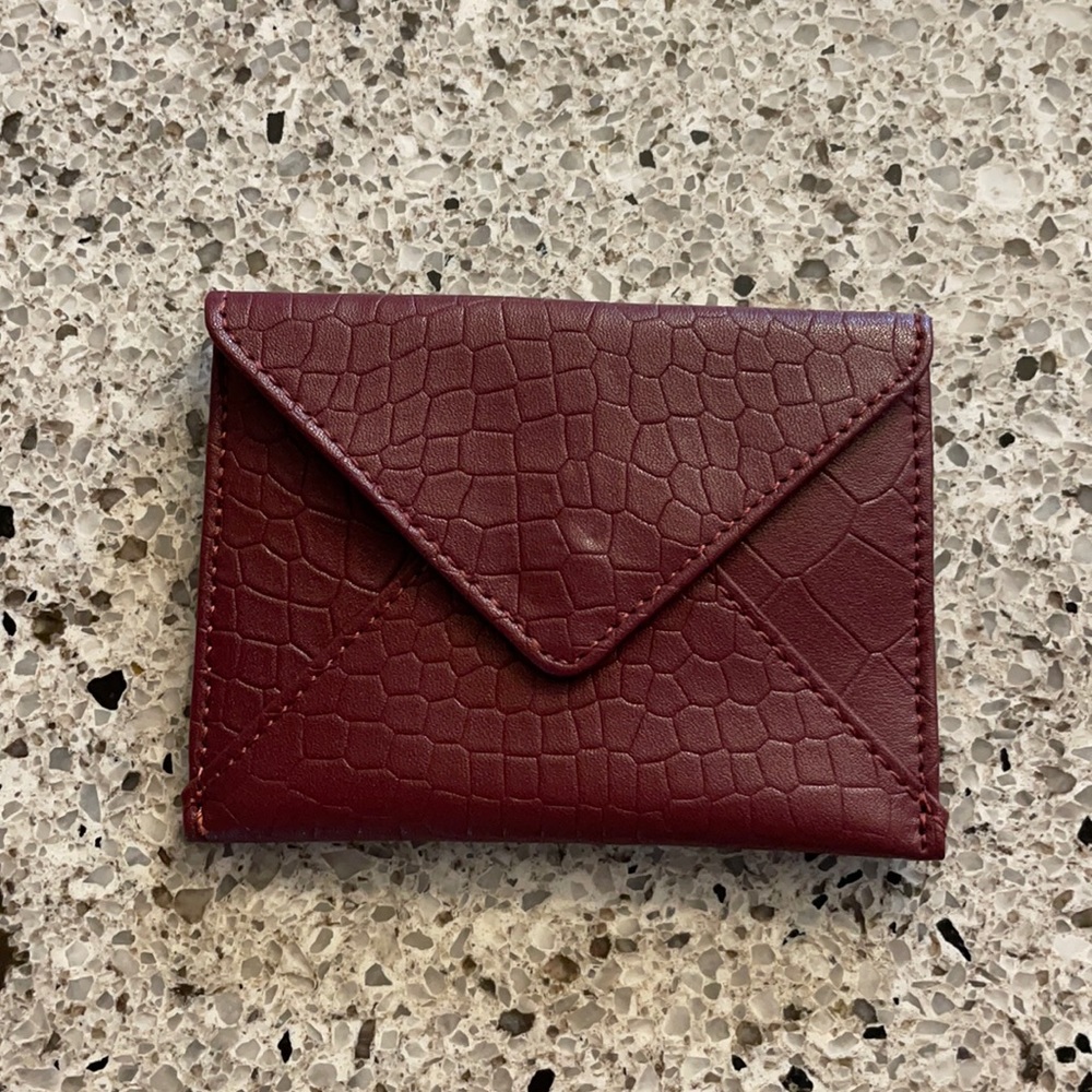 Rachel Miriam change wallet